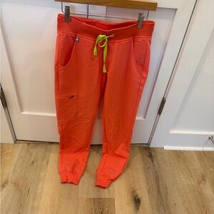 Women’s Figs Zamora jogger